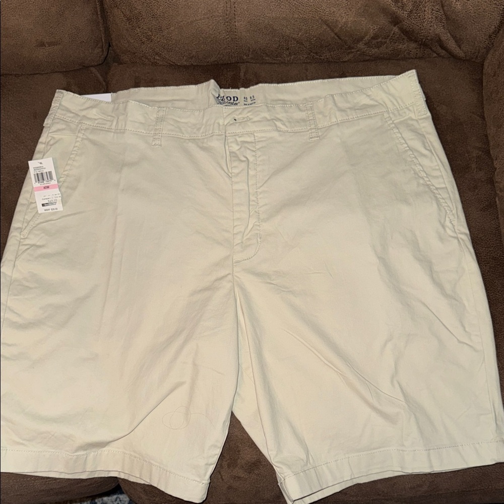 Izod Men's Flat Front Shorts - Cream